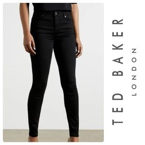 Ted Baker Alesias Black High Rise “The Classic Skinny Jeans” Woman’s Size 26